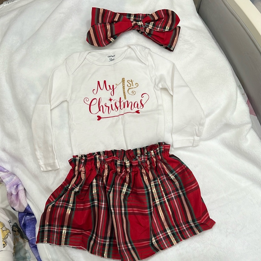 Baby girl Christmas outfit. Size 12M.